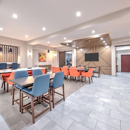 Holiday Inn Express Hotel & Suites Dallas West By Ihg מראה חיצוני תמונה
