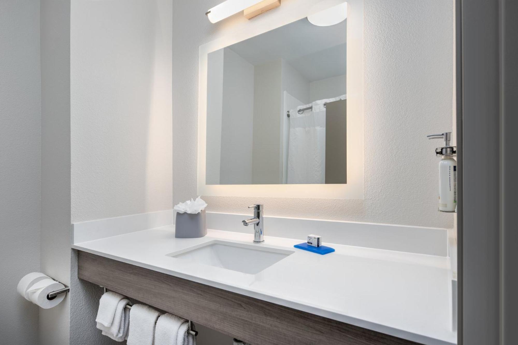 Holiday Inn Express Hotel & Suites Dallas West By Ihg מראה חיצוני תמונה