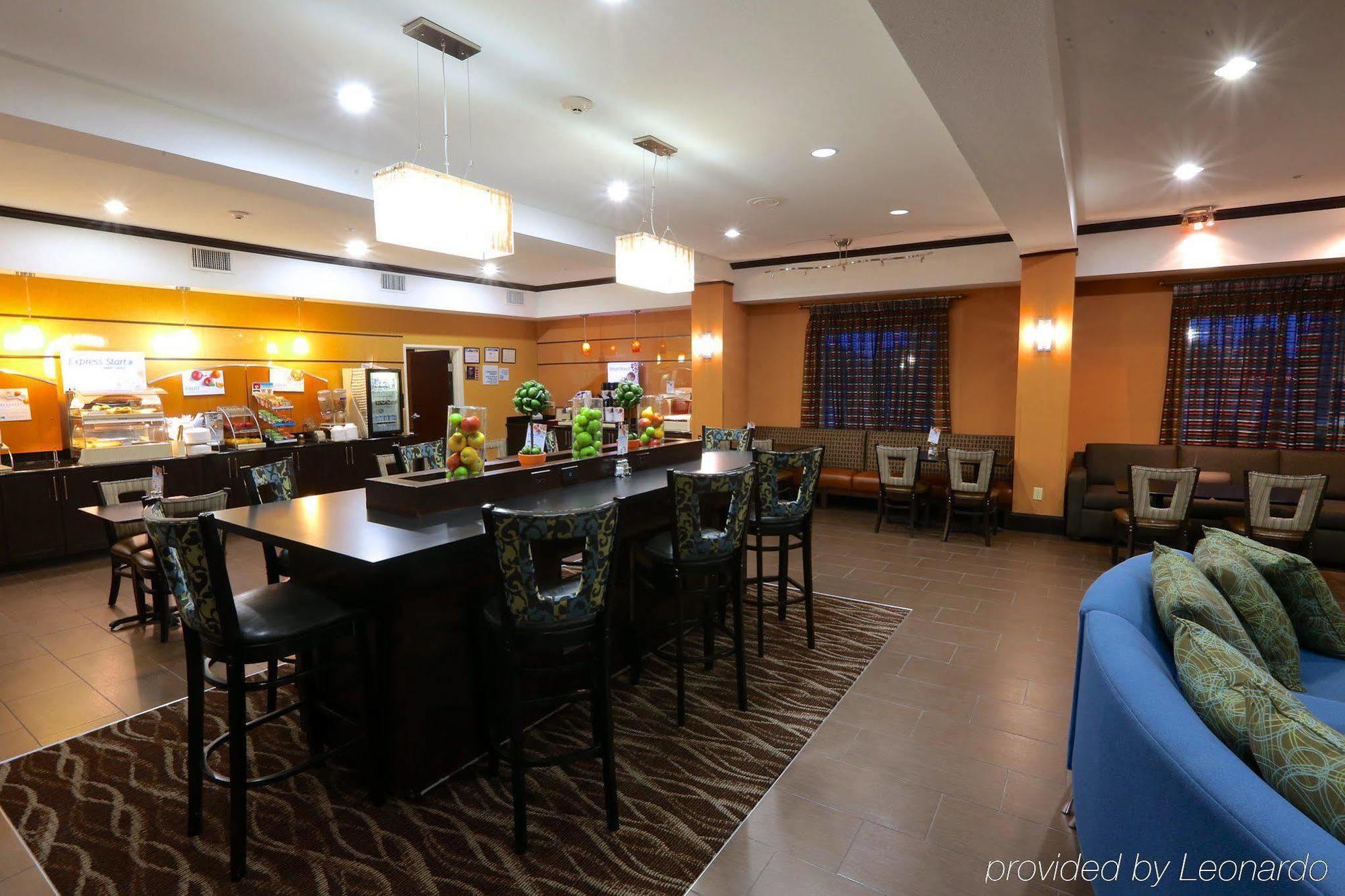 Holiday Inn Express Hotel & Suites Dallas West By Ihg מראה חיצוני תמונה